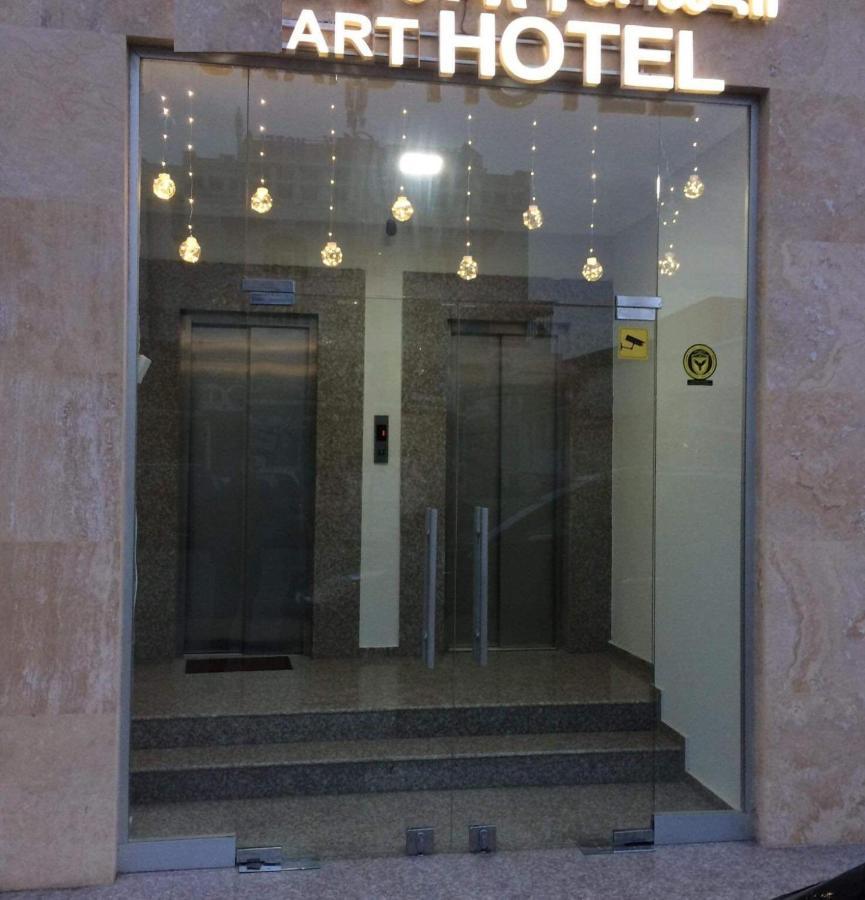 Art Hotel Batoemi Buitenkant foto